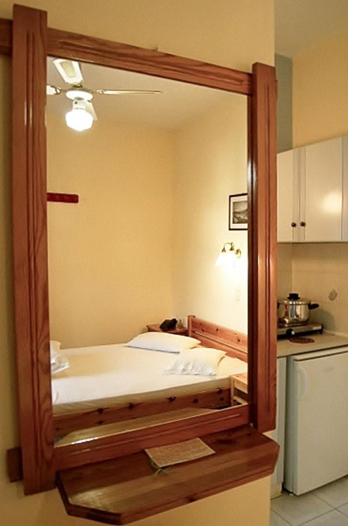 Idroussa Apartment Batsi  Room photo