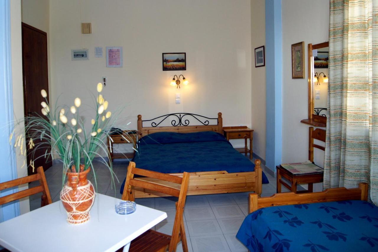 Idroussa Apartment Batsi  Room photo